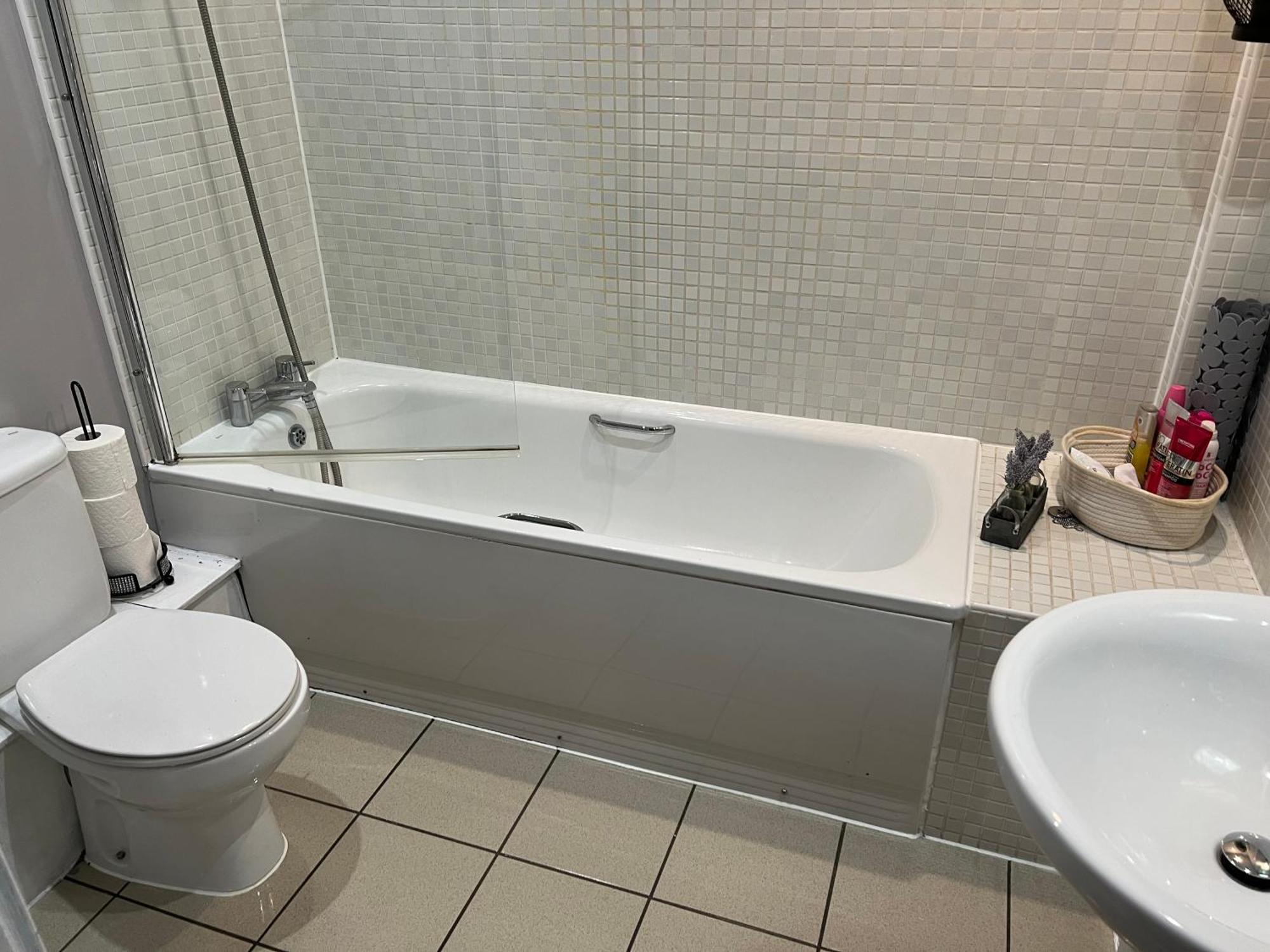 2 Bedroom Free Parking By Concert Square Sleeps 8 Liverpool Bagian luar foto